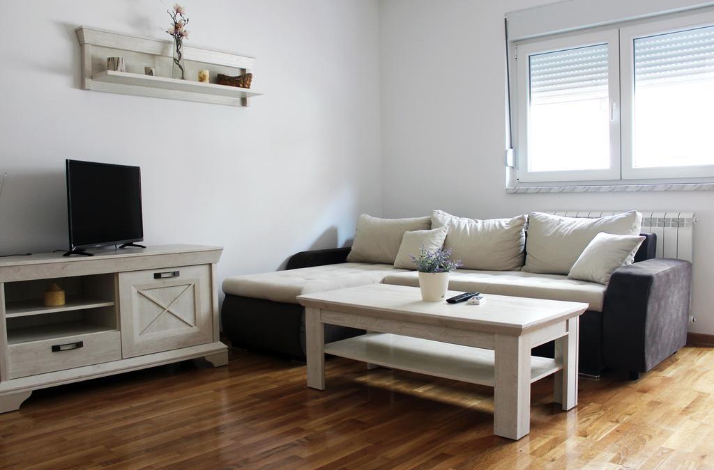 Apartment Leonis Belgrado Exterior foto